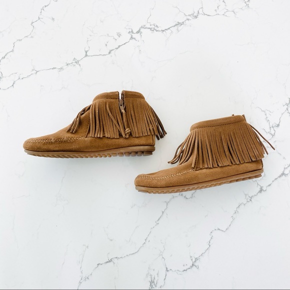 Minnetonka Fringe Hardsole Moccasins - Picture 4 of 10